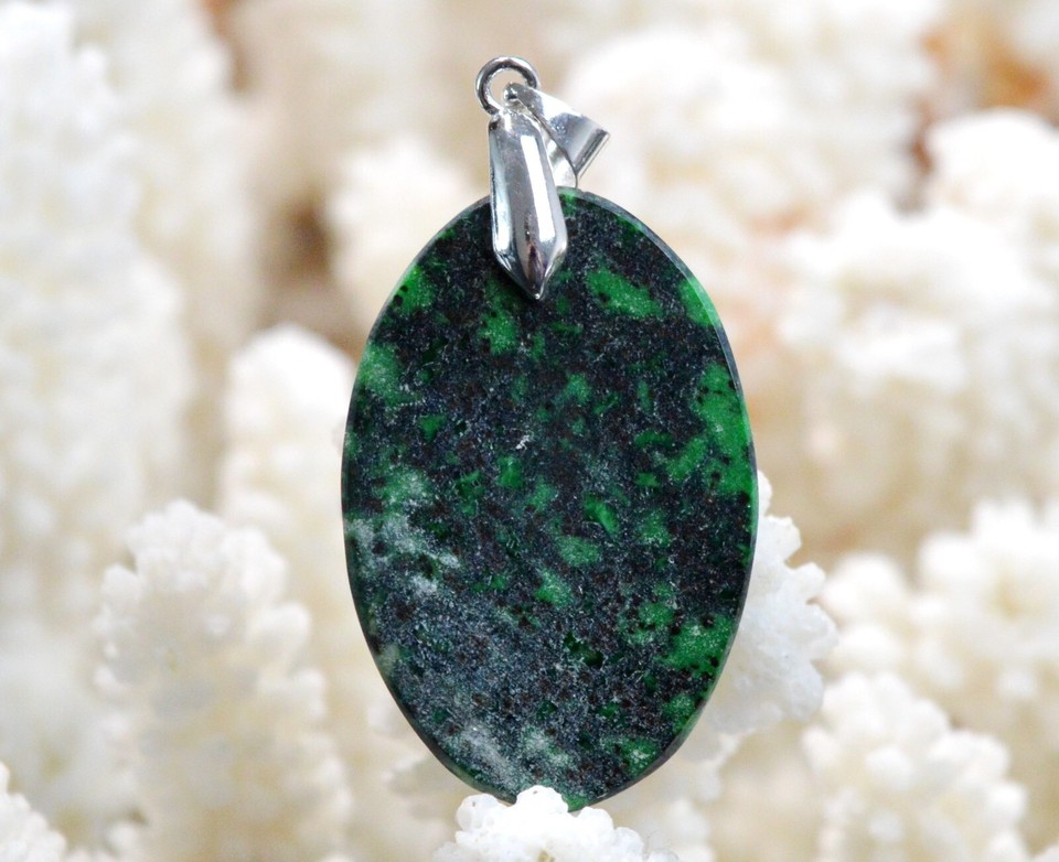 Pendentif En Jade Omphacite Chrome - Cabochon 54 Carats - Pierre Naturelle - Italie - Neuf Avec étiquette