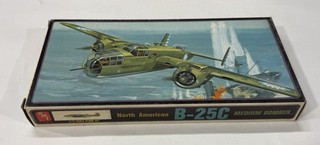AMT # 645 North American B 25C Medium Bomber 1:72 Scale LR MM