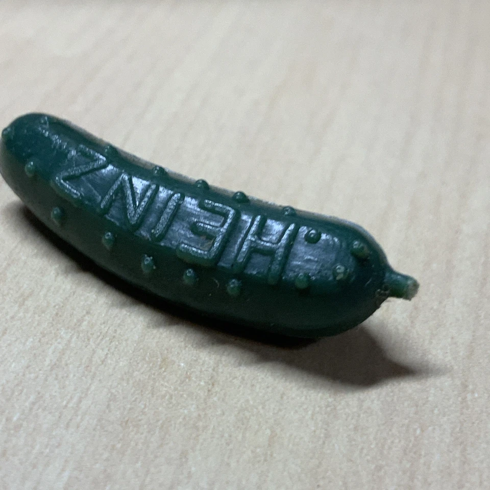 H.J. Heinz Company Pittsburgh Pennsylvania USA Vintage Small Pickle Lapel Pin - Image 4 of 4