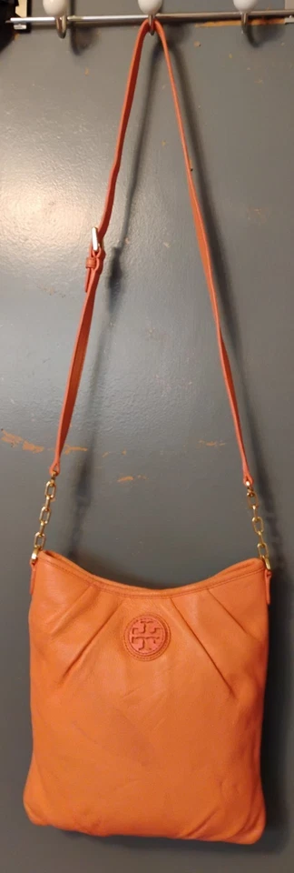 Bandolera Tory Burch de cuero coral Kolbe Swing-pack Foto 3 de 4