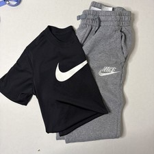 Nike Boys Size Medium Gray Fleece Jogger Sweatpants  Black Dri-Fit T-Shirt Set