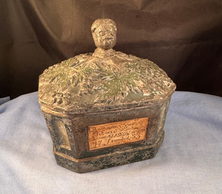 BUCHANAN & SPEIRS GLASGOW 1753 ANTIQUE LEAD TABLE TOBACCO LEAF FIGURAL HEAD BOX
