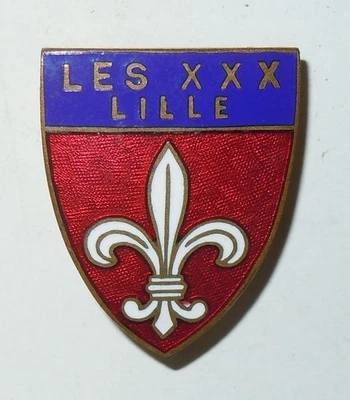 ANCIEN INSIGNE DE BOUTONNIERE CERCLE CHORAL " LES XXX DE LILLE " - Photo 1/3