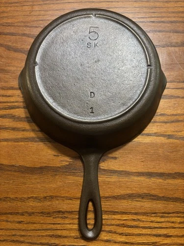 Lodge 5SK Cast Iron Skillet, Vintage, D1, Made in USA