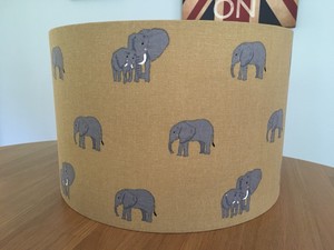 Détails Sur Handmade Abat Jour Sophie Allport New Elephant Tissu Jaune Moutarde Gris Afrique Afficher Le Titre Dorigine