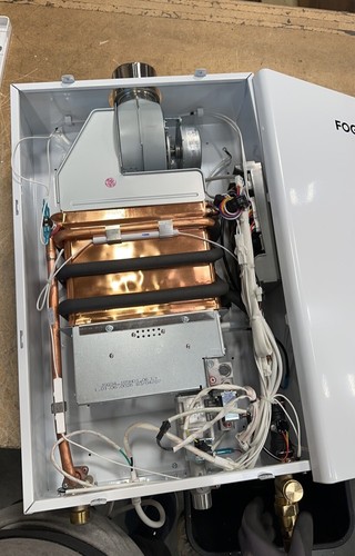 【99% NEW】4.0GPM 90000BTU Tankless Water Heater Propane Indoor CSA Certified - Picture 15 of 17