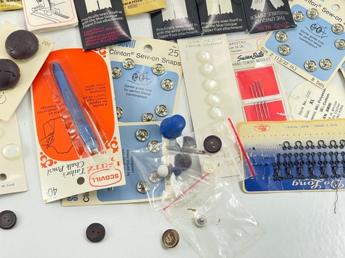 Vintage 61pc Sewing Sew Knitting Lot Zippers Buttons Snaps Fasteners Needles Etc - Picture 7 of 12