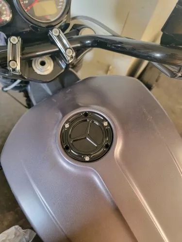 Cubierta de tapa de llenado de tanque de combustible de gasolina sin llave para Aprilia RSV 1000 Tuono/Mille RS 125 Foto 3 de 4