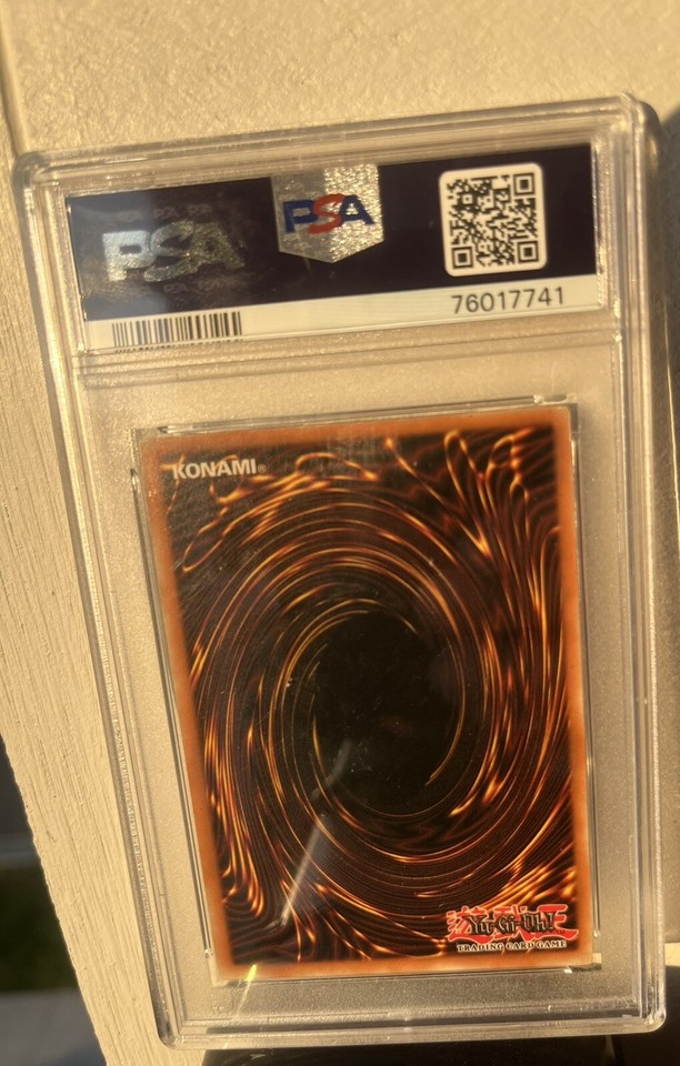 YuGiOh! BlueEyes White Dragon 1st Edition Ultra Rare SDK001 BIK