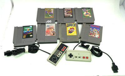 Lot of 7 Vintage NES Nintendo Cartridges +2 Controllers Super Mario 3, Dr Mario