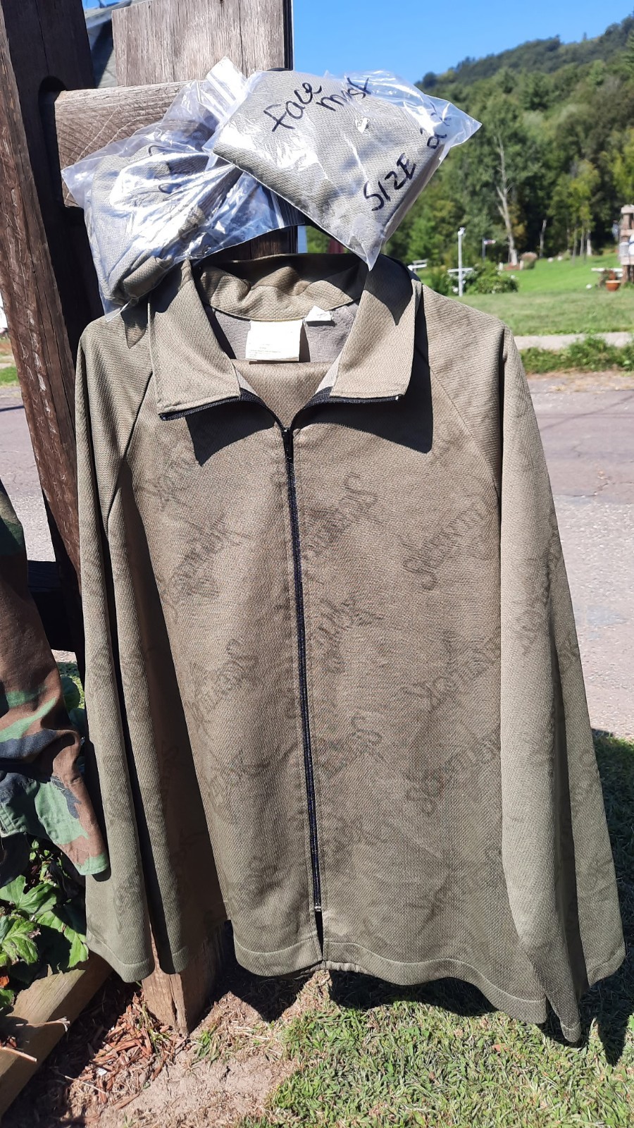 Scentlok Hunting Outfit - 2x -Includes Pants, Jacket, Gloves, and Face Mask