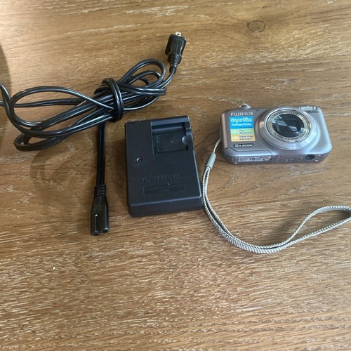 Fujifilm Finepix JX400 Silver 16MP 5x Zoom Digital Camera with Olympus Charger