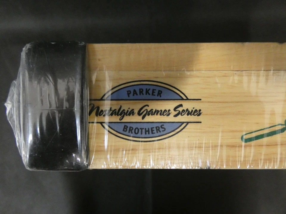 Cluedo Classic Detective Game Wooden Box Parker Nostalgia Edition 2003 (Mar) - Image 4 of 4