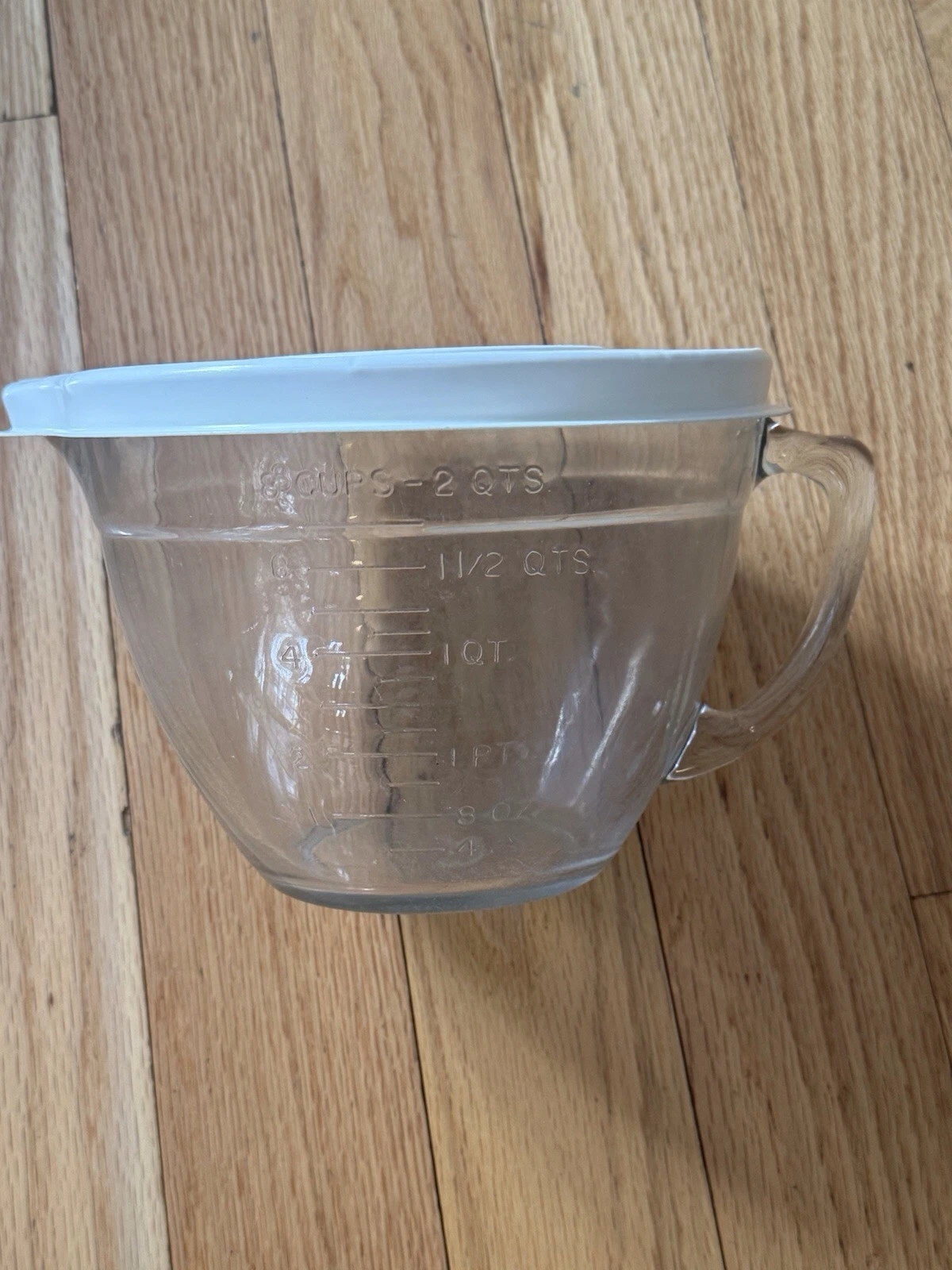 Vintage Anchor Hocking 8 Cup Glass Measuring Bowl With Cover
