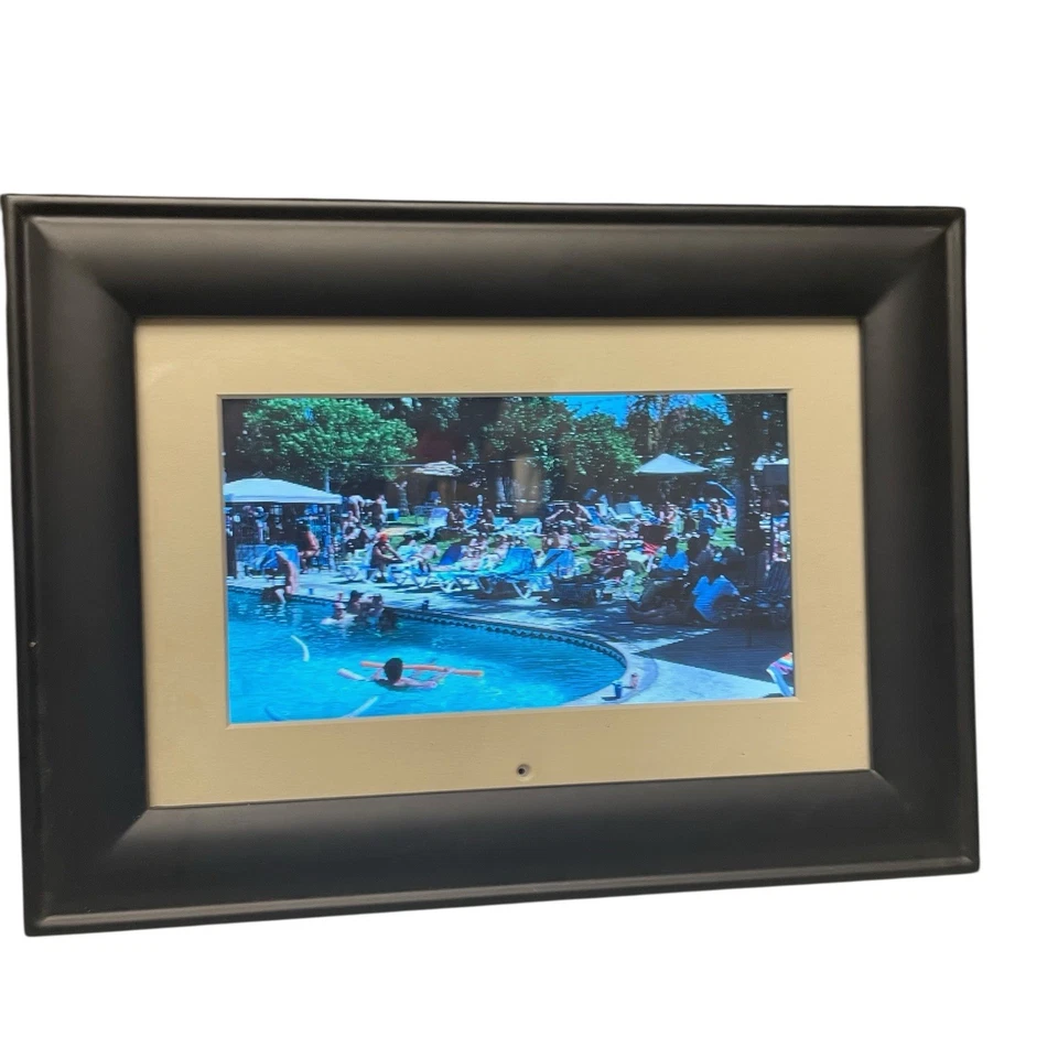 Pandigital 7 Inch Digital Photo Frame Plays Video & Music 64MB On Board Memory - Image 2 of 4