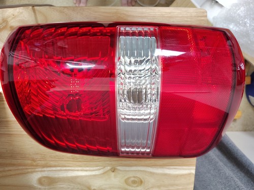 Tail Light Set For 2004-06 Ford F-150 Driver and Passenger Side Lens and Housing - Picture 5 of 6