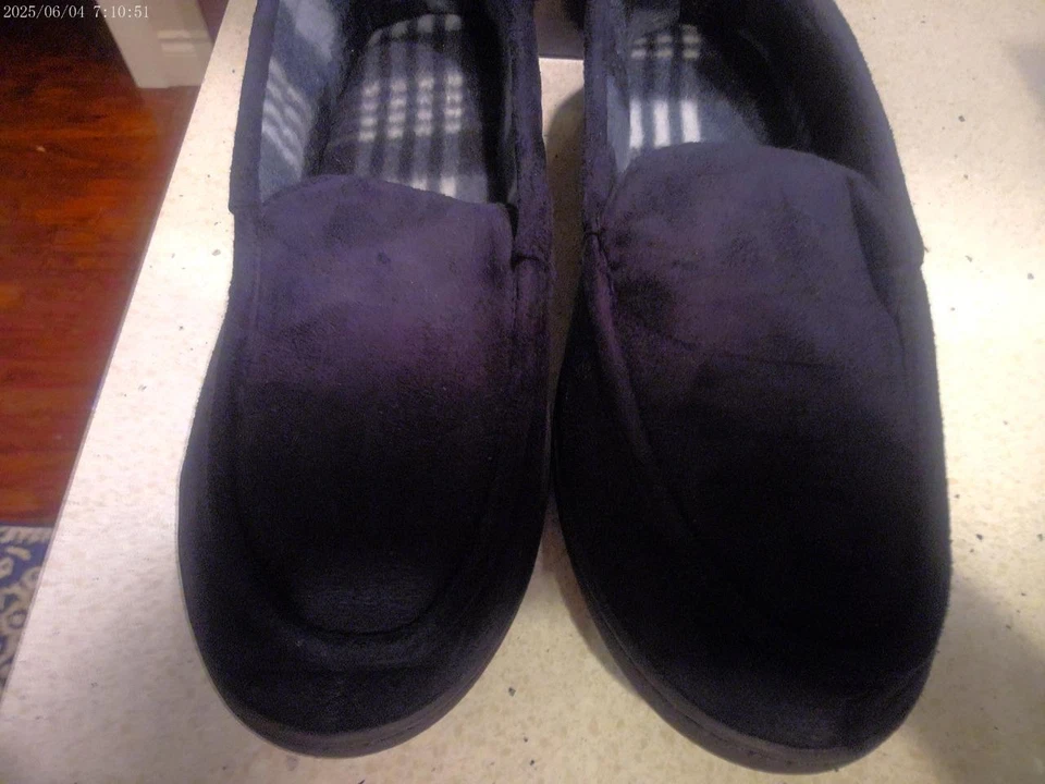 men's black Sharper Image slippers size extra large (11-12) new in box low shpng - Image 4 of 4