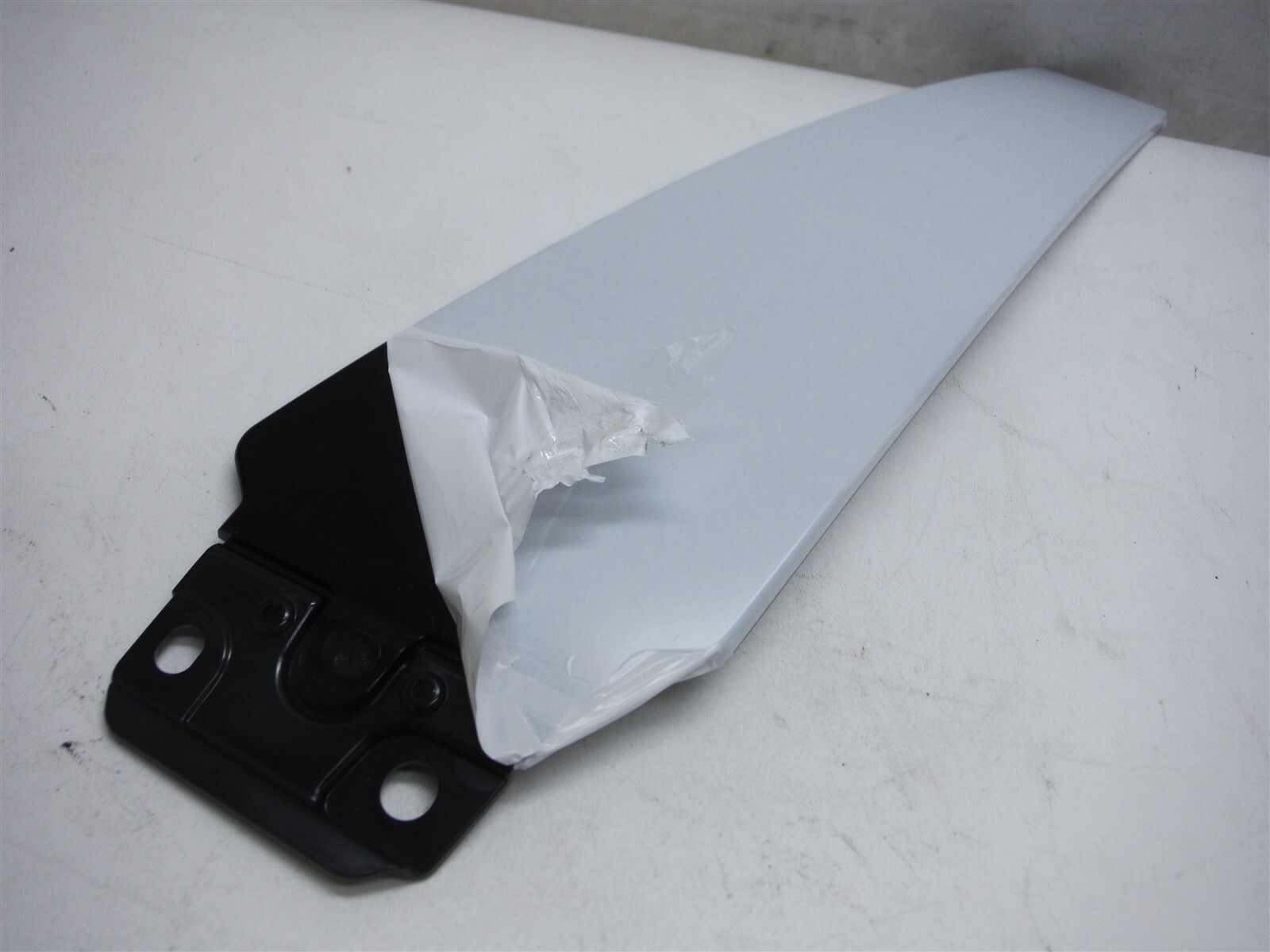 2014-2019 MASERATI GHIBLI S DRIVER SIDE DOOR B PILLAR TRIM COVER OEM 6700247880