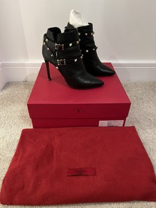 valentino rockstud uk