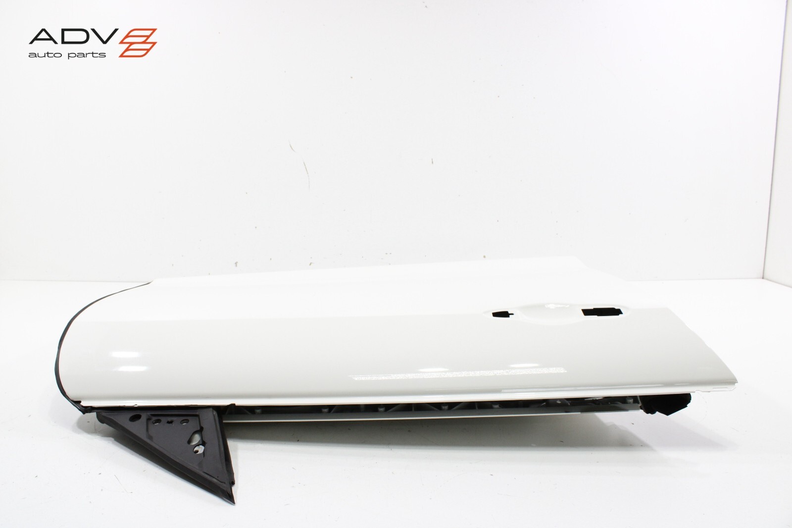 2017 - 2020 MASERATI LEVANTE FRONT RIGHT PASSENGER SIDE DOOR SHELL PANEL OEM