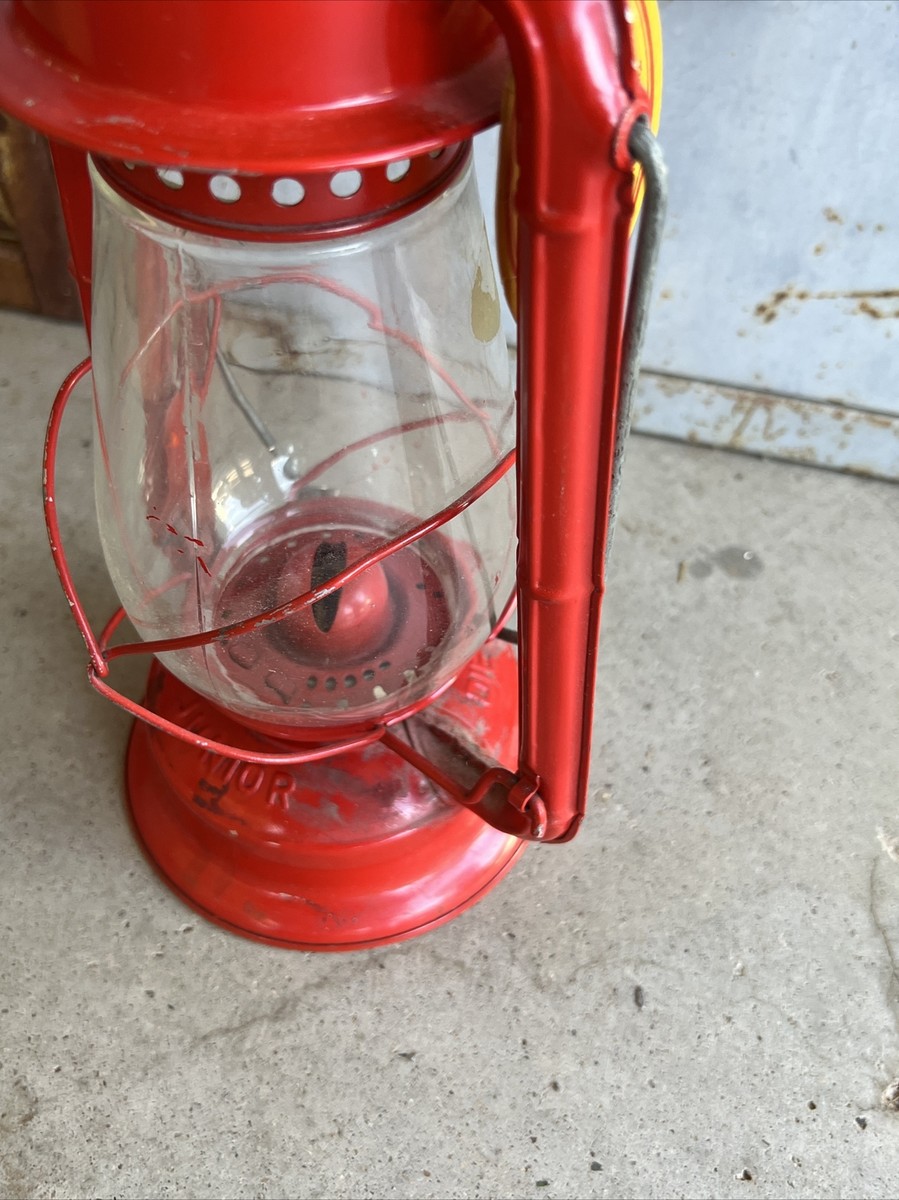 Vintage Dietz Junior No 20 Red Kerosene Lantern With Vintage Dietz Junior No 20 Red Kerosene Lantern With