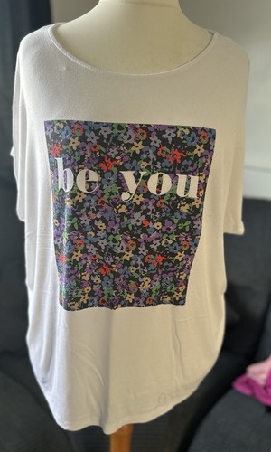 ladies plus size 20 white cap sleeved T-shirt with be you floral print on front - Picture 5 of 5