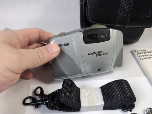 Vintage Kodak Advantix Preview APS Kamera, mit Handbuch, Trageriemen & Tasche, getestet - Bild 7 von 16