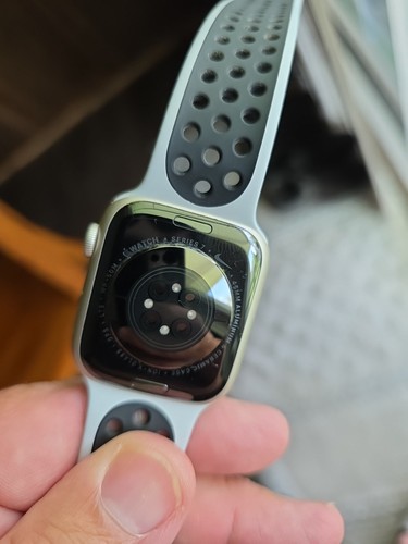 Apple Watch série 7 45 mm - Photo 6 sur 8