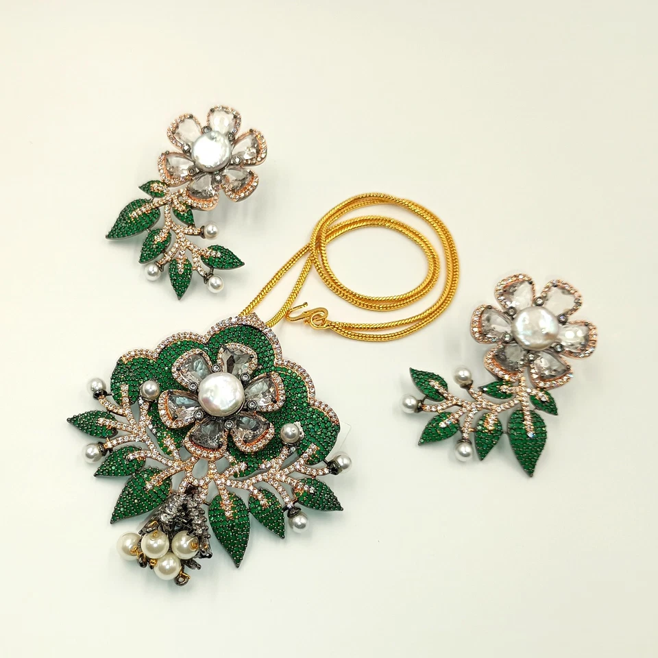 Esmeralda y Perla - Juego de Colgantes Victorianos Hoja Circonita, Joyería Vintage Estilo Victoriano Foto 4 de 4