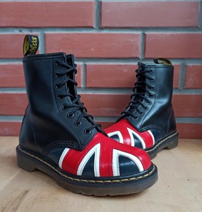union jack dr martens womens
