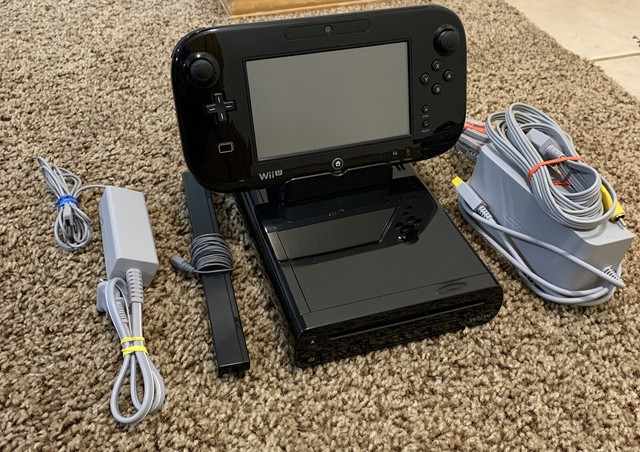 Nintendo Wii U Deluxe 32GB Black Handheld System with 3 games, cables ...