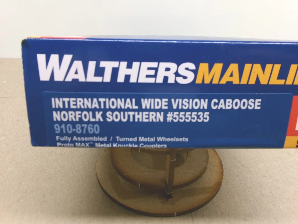 Walthers Ho 910-8760, WV Caboose car, Norfolk Southern 555535 - Image 3 of 3