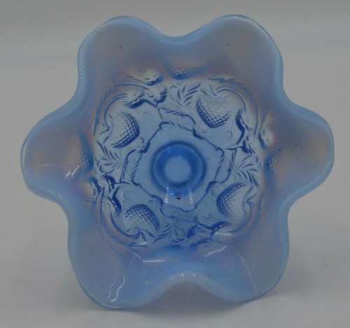 Vintage Fenton Small Glass Compote Strawberry Pattern Sherbert Dish - Picture 5 of 10