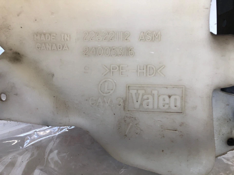 OldsMobile Alero GL 2001 parabrisas lavadora depósito tanque 3,4 L 6 cilindros Foto 3 de 4