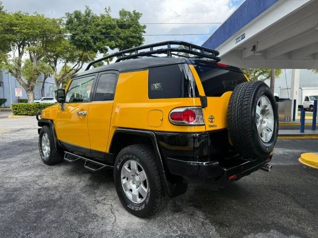 2007 Toyota FJ Cruiser  - Image 3 of 4