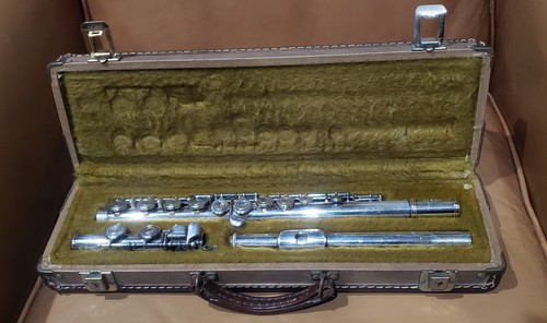 Yamaha YFL-24S Japan Closed Hole C-foot Flute