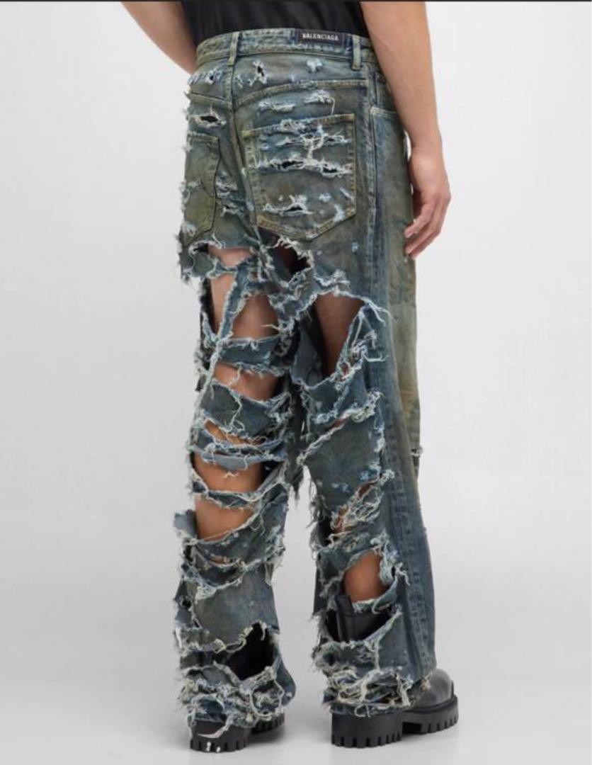Balenciaga Super Destroyed Baggy Denim Pants Light Blue 2023 Balenciaga Super Destroyed Baggy Denim Pants Light Blue 2023