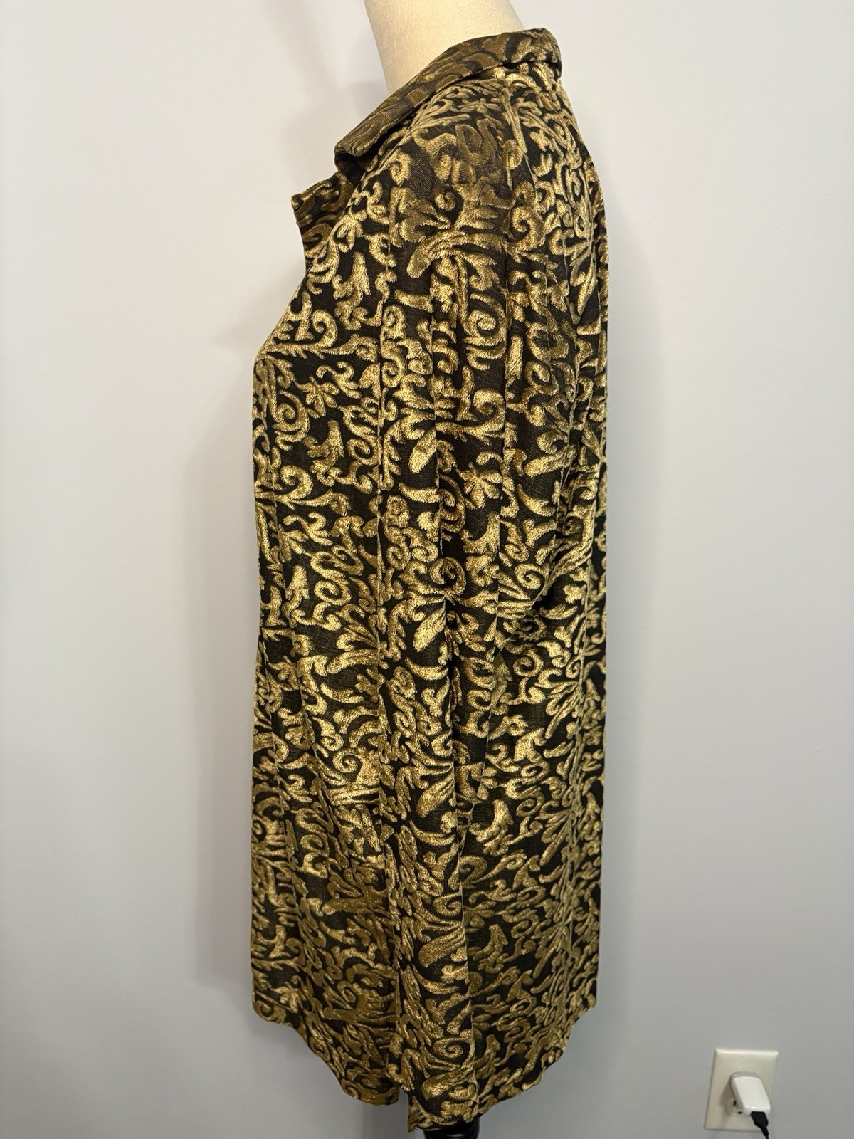 Vintage NEW Diane Von Furstenberg Button Up Gold Velvet Blouse Size Medium