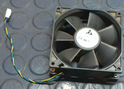 1pc Delta AUB0912VH 92x92x25mm 12V 0.60A 7.2W Brushless DC Case Fan 4 Wire 4 Pin