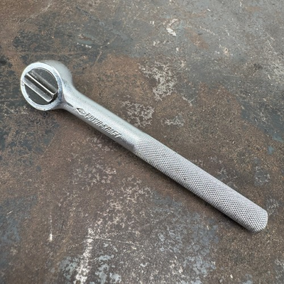 #ad Vintage Powr Kraft 84w4758 1 4quot; inch Drive Ratchet w Knurled Handle $14.95