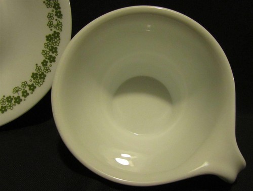 Vintage 1970's Corelle White Spring Blossom Green Hook Handle Cup & Saucer - Picture 3 of 4