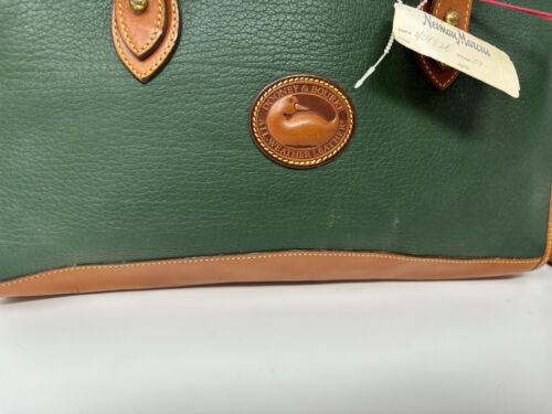 Dooney Bourke Handtasche mit Schulterriemen grün braun genarbtes Leder USA Vintage NEU - Bild 3 von 19