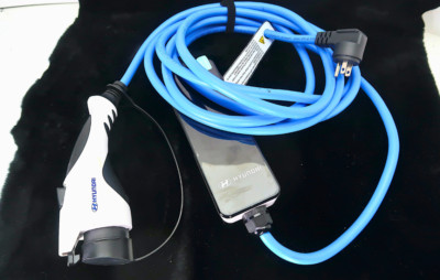 HYUNDAI 200V EV Cable
ヒョンデ電気自動車用充電ケーブル s-l400.jpg