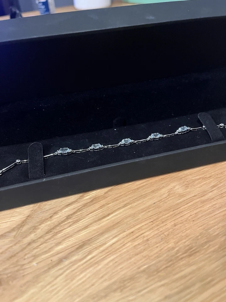 "Brazalete estación de plata de ley Zales ovalado aguamarina y diamante acento 7,25""" Foto 2 de 4