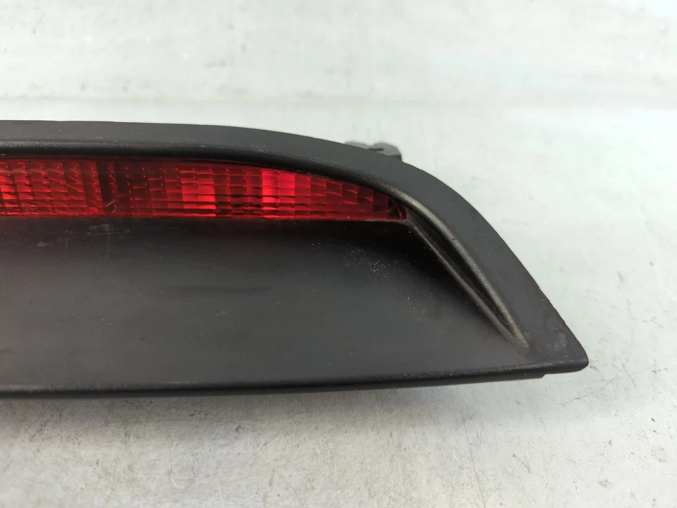 2000 Chrysler Concorde Third Brake Light Tail Light BD660 - Image 4 of 4