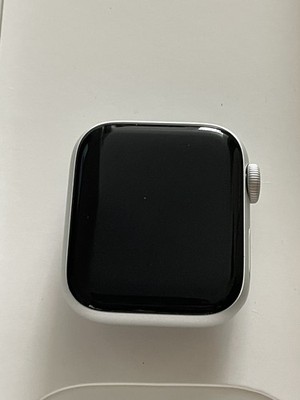 Apple Watch SE2 2nd Gen  40mm Aluminum Case with S/M Sport Band  (GPS)