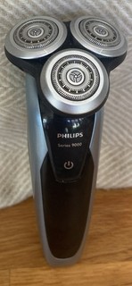 Philips Series 9000 Electric Taxer