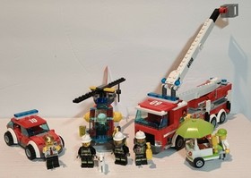 Lego 60110 City Fire Station - Used Complete w/ 4 of 5 Manuals, Retired - No Box