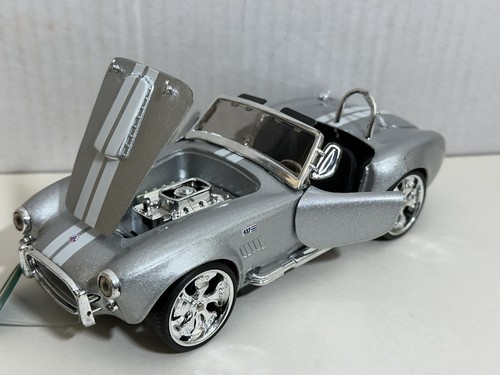 SUNNYSIDE 1965 SHELBY COBRA 427 S/C SILVER 1:24 SPINNING WHEELS 6.5" NEW NO BOX - Picture 3 of 11