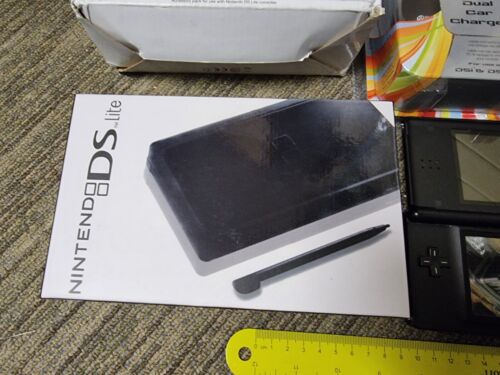 Nintendo DS LITE KONSOLE BÜNDEL schwarz SPIELE Hülle Haupt Auto USB Ladegerät Stylus Lot - Bild 5 von 8